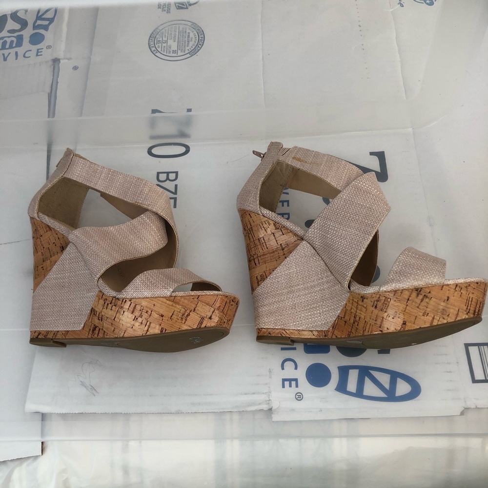 BCBG BCBGENERATION wedge platform sandal - Picture 6 of 13